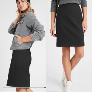 BANANA REPUBLIC Black Pencil Skirt size 0